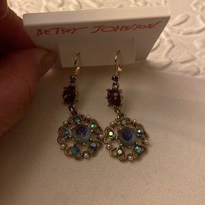 Betsy johnson dangle earrings